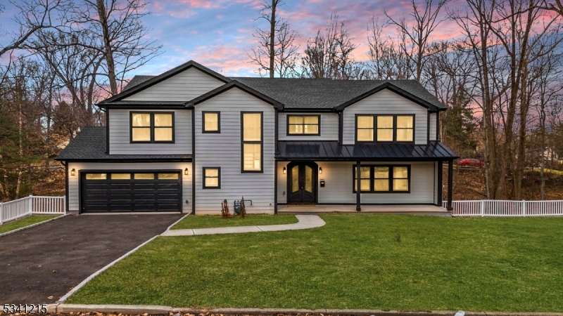 1009 Mayfair Way