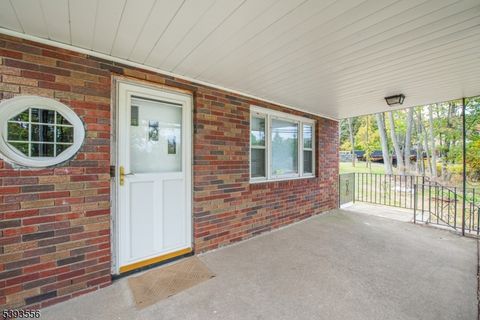 Photo of 83 Shepherds Ln, Totowa, NJ 07512 (MLS # 3994572)
