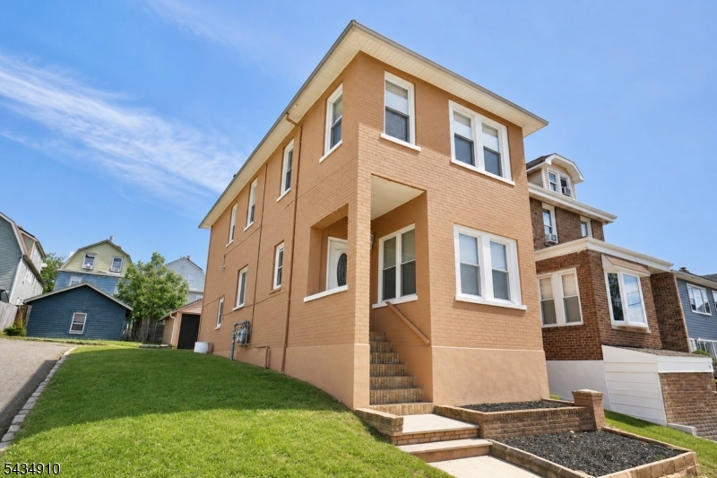 79 Chestnut St 1