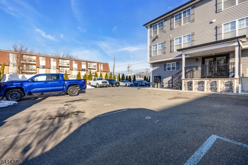 1200 W Saint Georges Ave