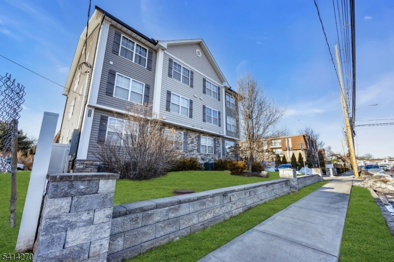 1200 W Saint Georges Ave