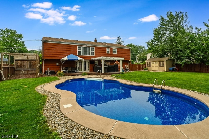 59 Knoll Rd