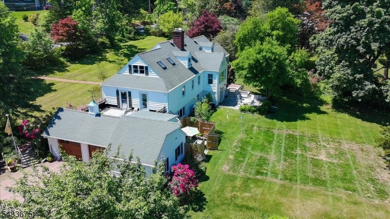 54 Blackberry Ln