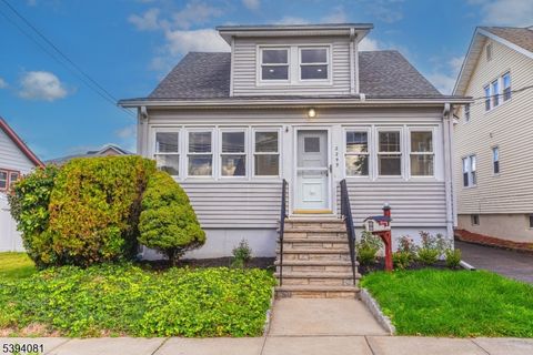 Photo of 2249 Berwyn St, Union, NJ 07083 (MLS # 3994972)