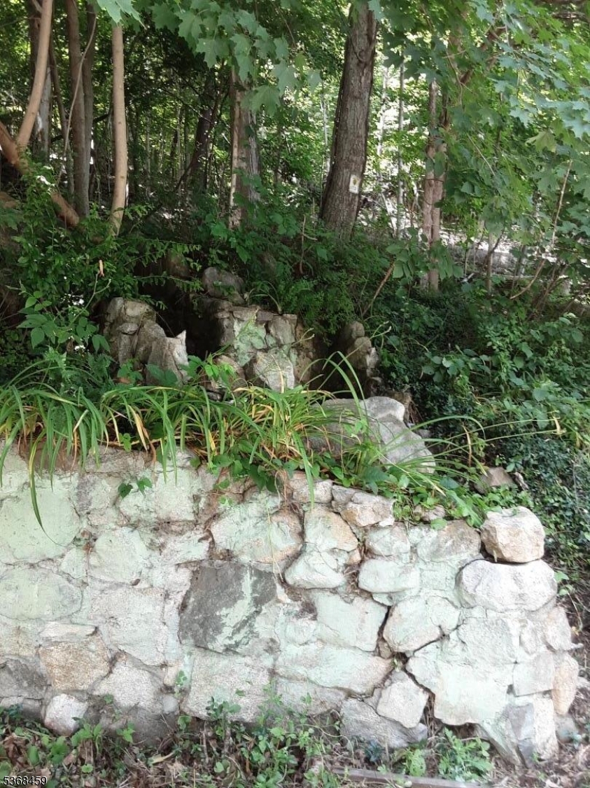 178 Lakeside Dr