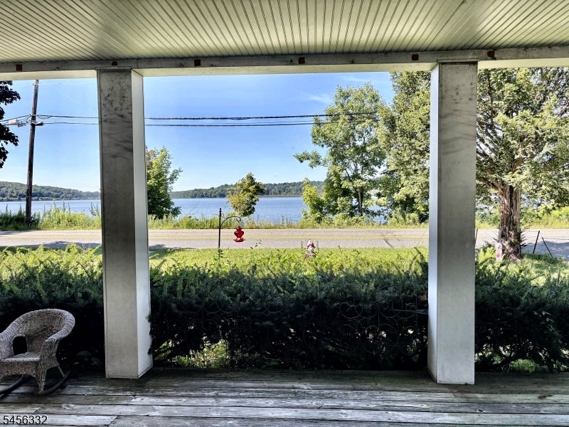 74 Sand Shore Rd