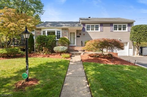 715 Bush Pl Paramus Boro NJ 07652