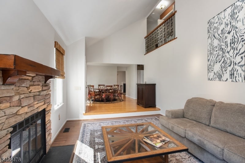 5 Eton Ct