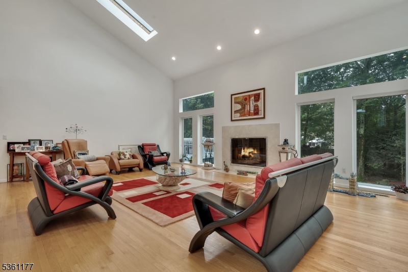12 Fox Hollow Rd