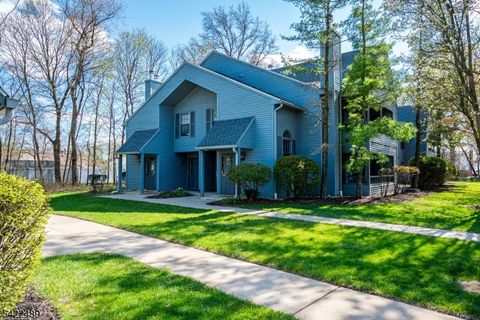 502 Woodhaven Dr 502 Edison Twp. NJ 08817