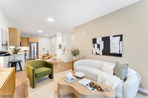 431 Dr Mlk Jr Blvd 522 East Orange City NJ 07018