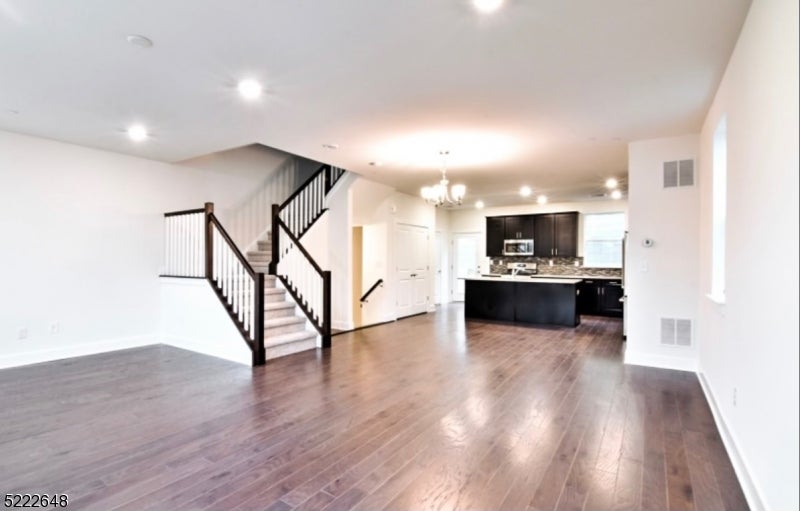 712 Parkview Ln
