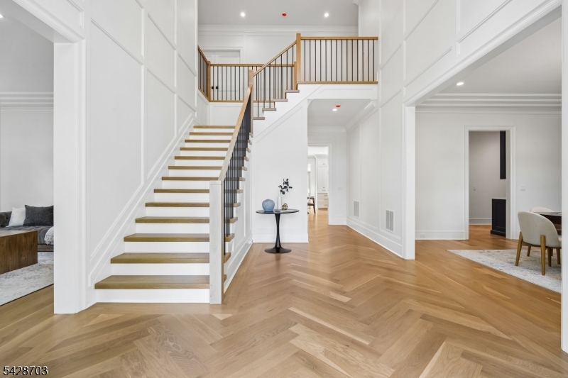 6 Benson Ct