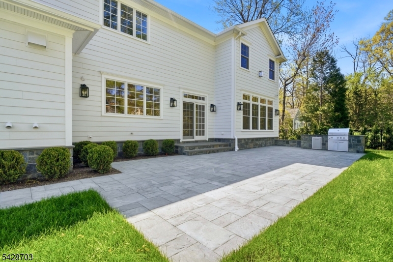 6 Benson Ct