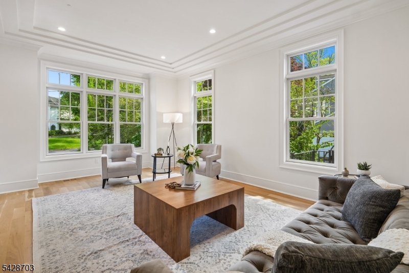 6 Benson Ct