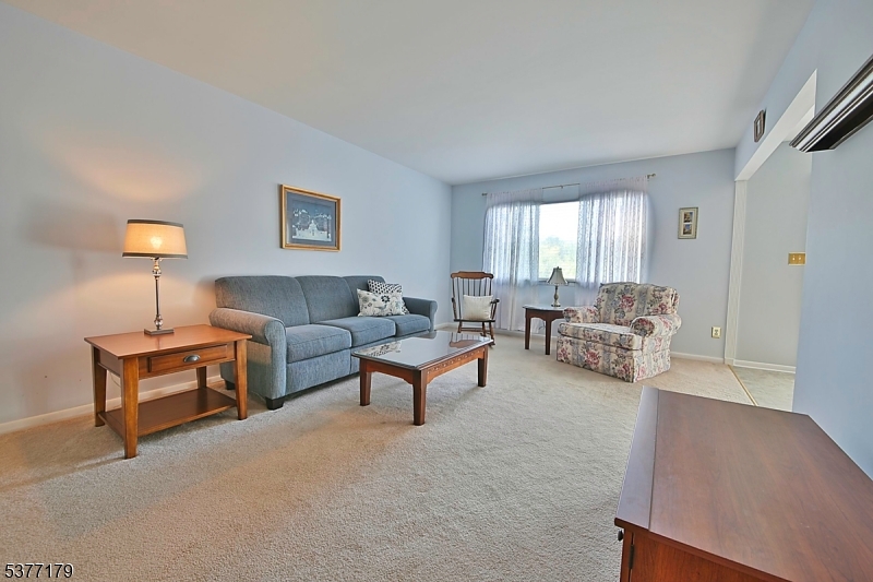 31 Meadow Pond Rd