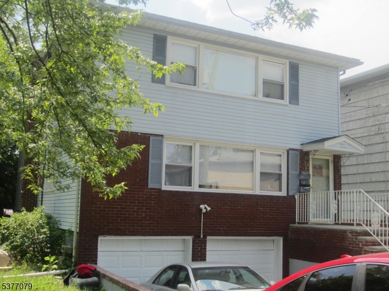 2 Evelyn Ct