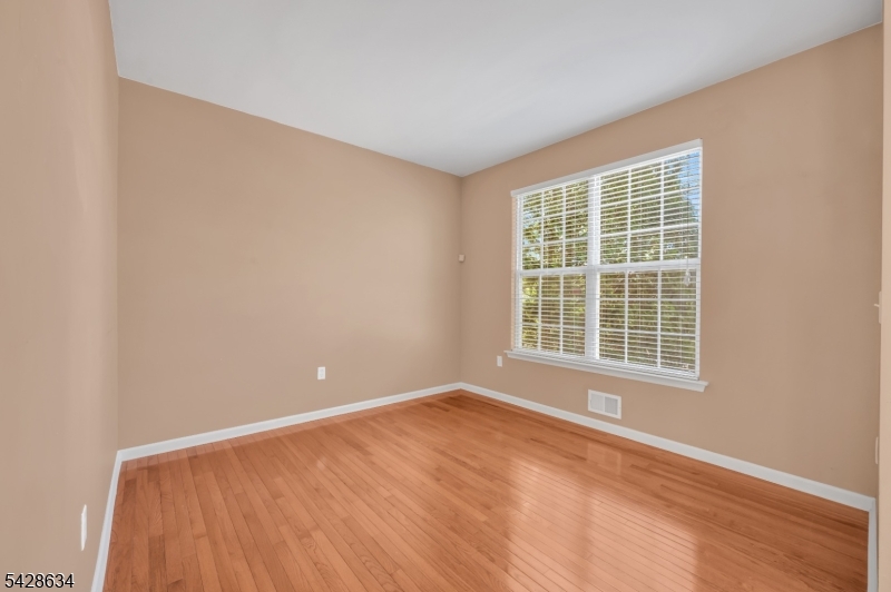 31 Winding Hill Dr