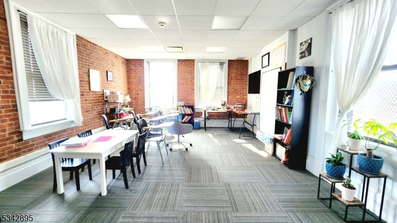 612 Main St