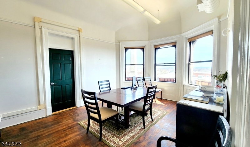 612 Main St