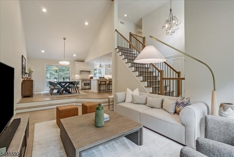 75 Musiker Ave