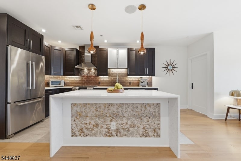 227 4th St 402