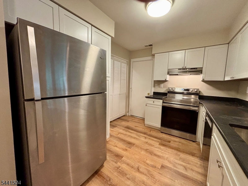 42 Stevens Ct