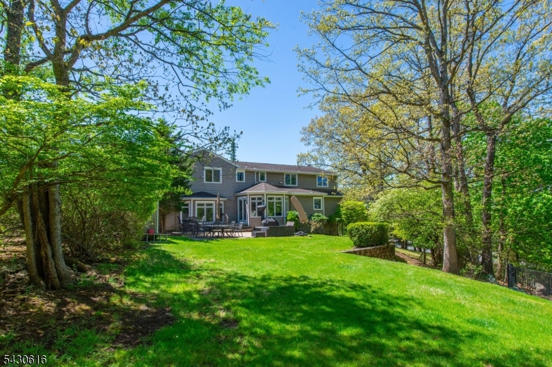 68 Rockledge Dr