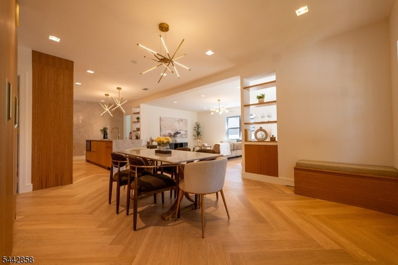 155 Waldo Pl