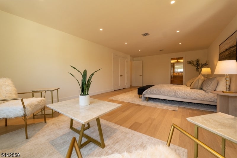 155 Waldo Pl