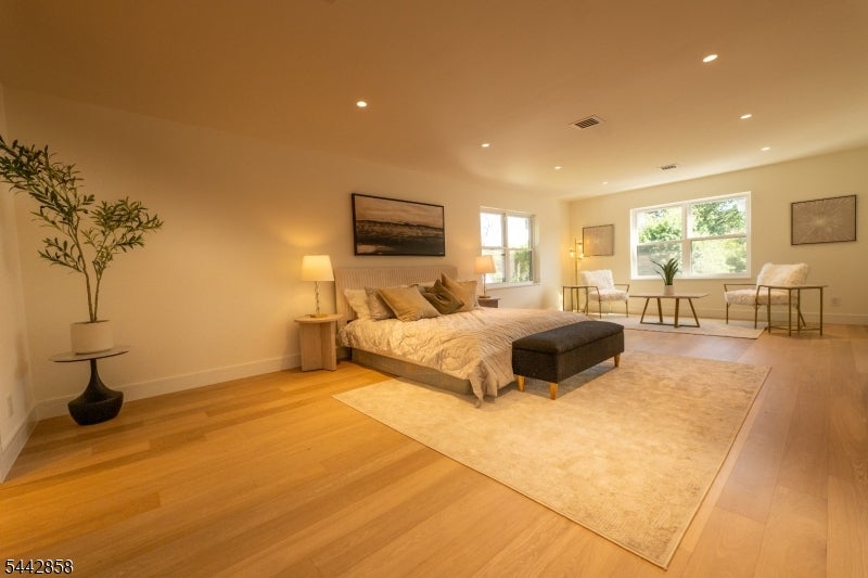 155 Waldo Pl