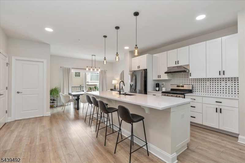 102 Abbe Rd