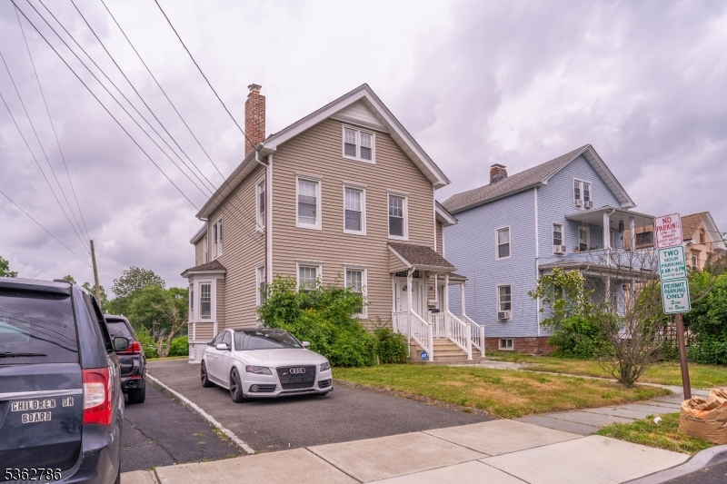 90 Thomas St