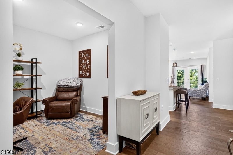 1 Vanderbilt Blvd 303