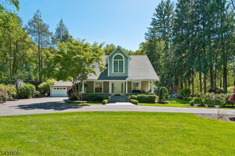 42 Hillside Ave