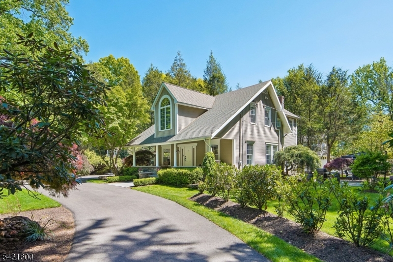 42 Hillside Ave
