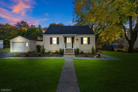 Photo of 345 Center Grove Rd, Randolph, NJ 07869 (MLS # 3995352)