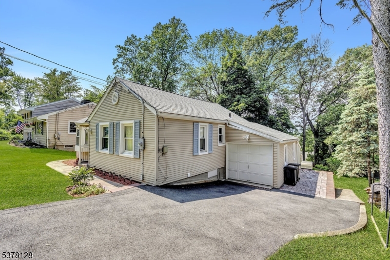 76 Hillside Rd