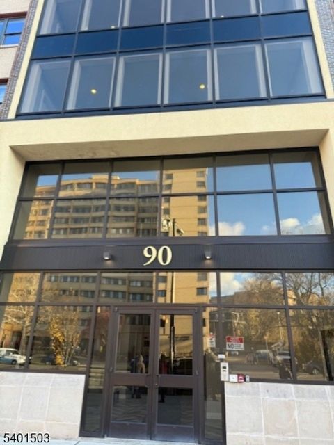 90 Clinton Ave 408 Newark City NJ 07114