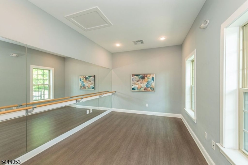 11 ALBERT CT
