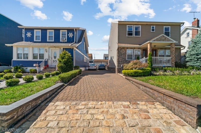 39 Richmond Ave