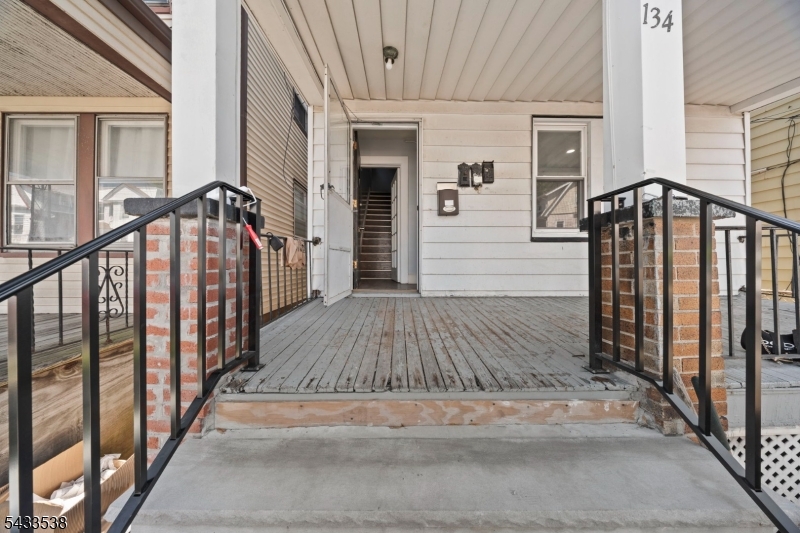 134 Dewey St