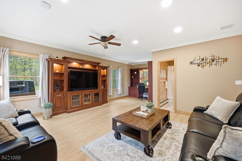 219 Snake Den Rd
