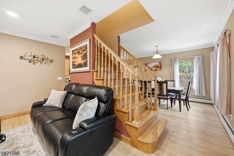219 Snake Den Rd