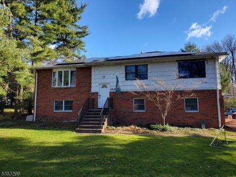 1231 Sunnyfield Ln Scotch Plains Twp. NJ 07076