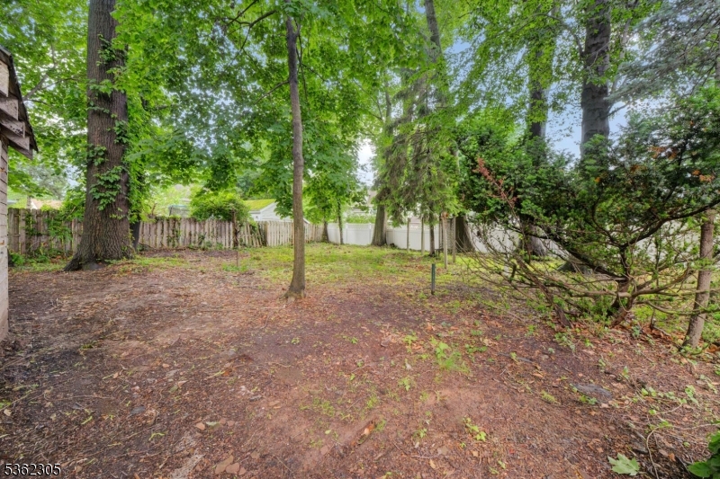 28 Forest Dr
