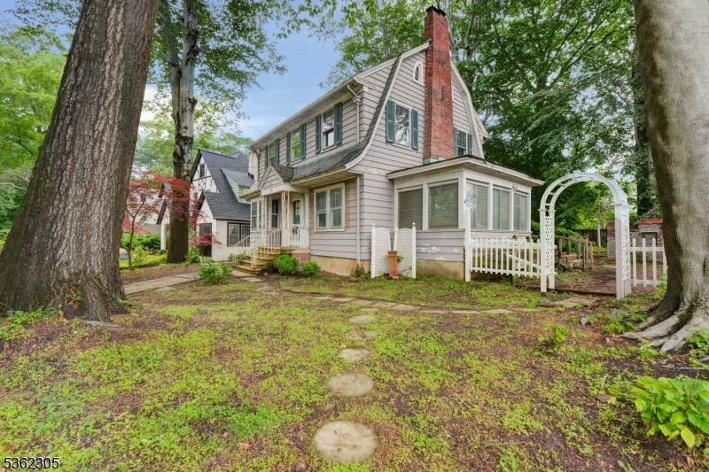 28 Forest Dr