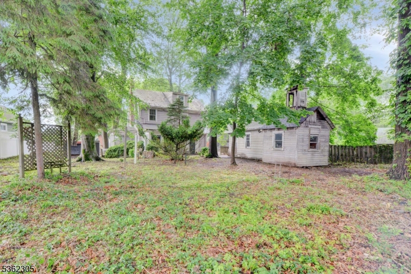 28 Forest Dr