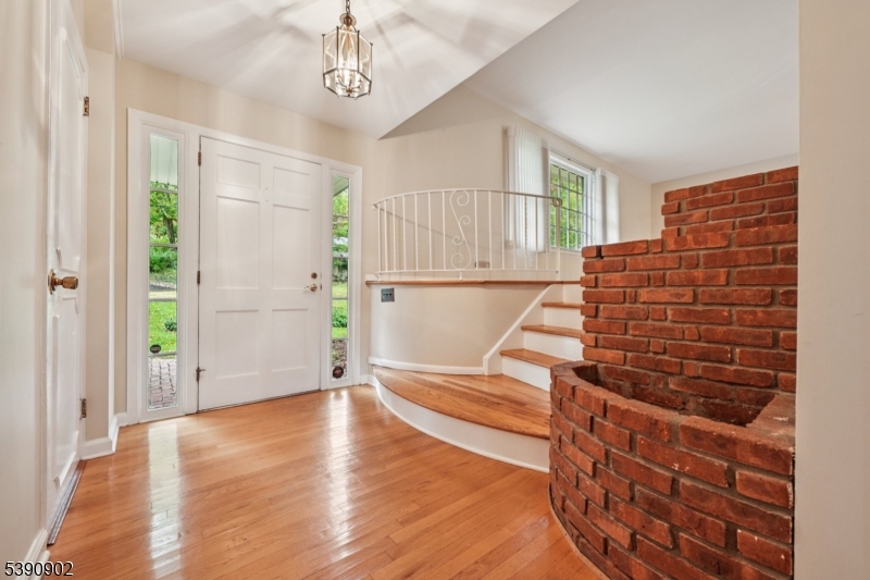 106 Stoneridge Rd