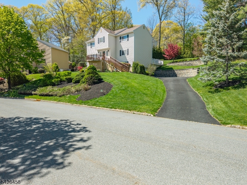 140 Shady Ln